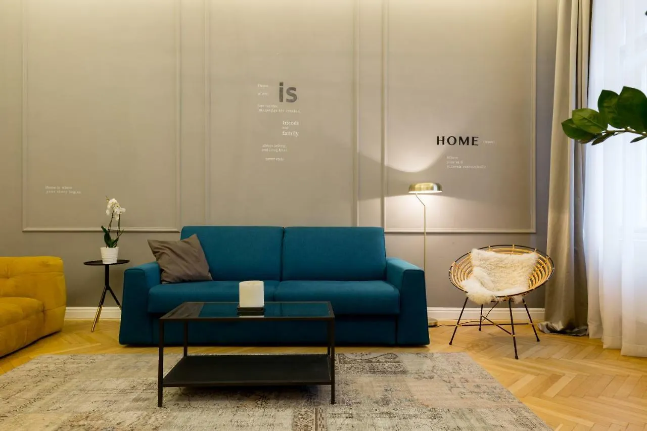 Luxury Twin 1-Bedroom In Kazinczy Street Budapest