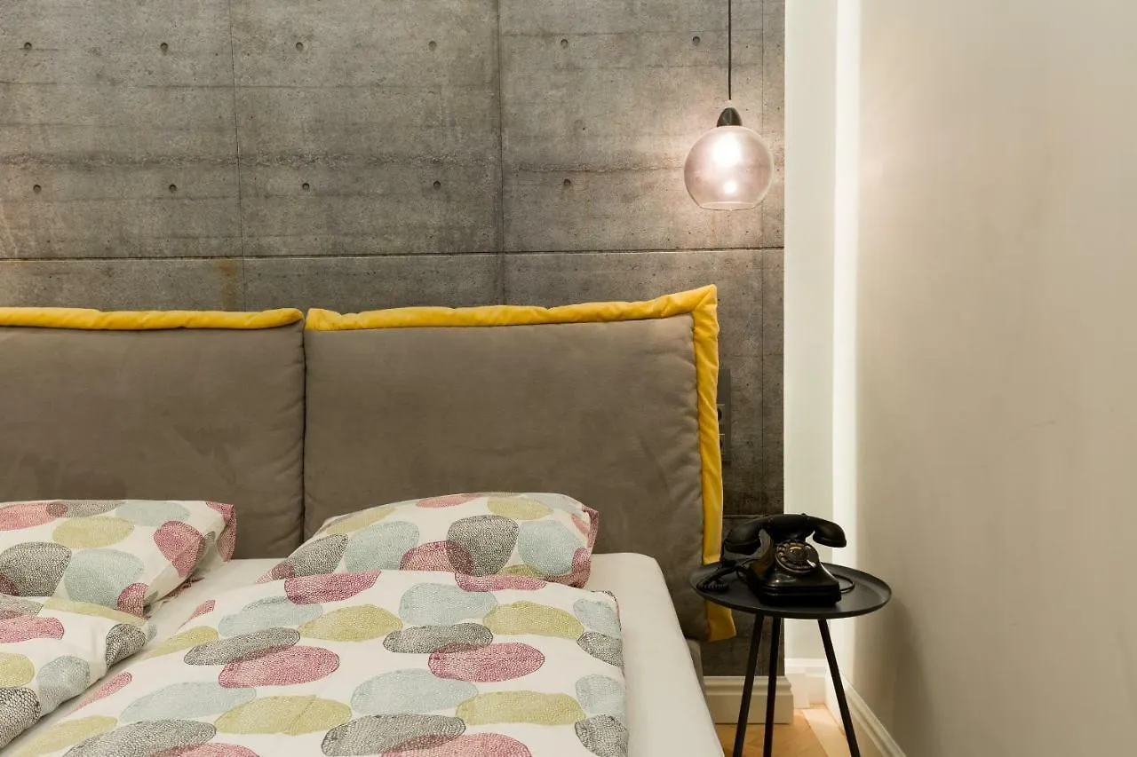 Luxury Twin 1-Bedroom In Kazinczy Street Budapest Apartment