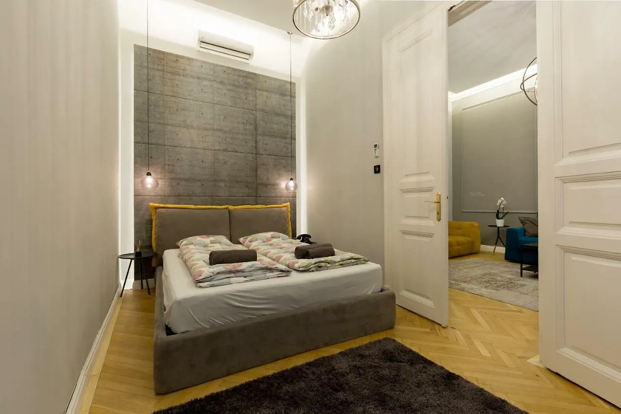 Apartment Luxury Twin 1-Bedroom In Kazinczy Street Budapest